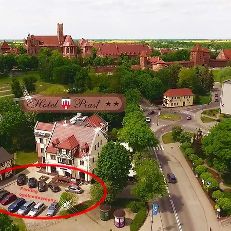 Hotel Piast Przy Zamku 2*