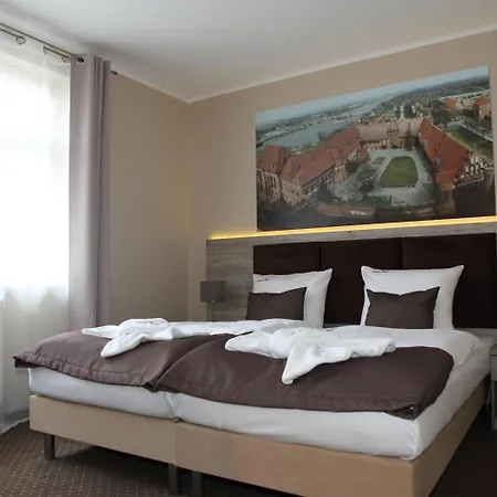 Hotel Piast Przy Zamku 2*