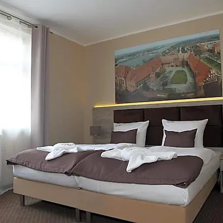 Piast Przy Zamku Hotel 2*