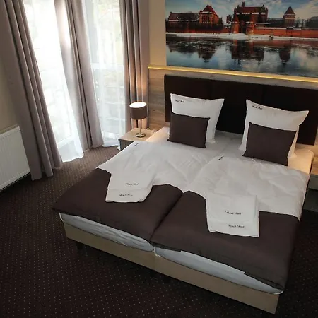 Hotel Piast Przy Zamku 2*
