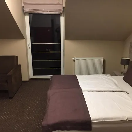 Hotel Piast Przy Zamku 2*