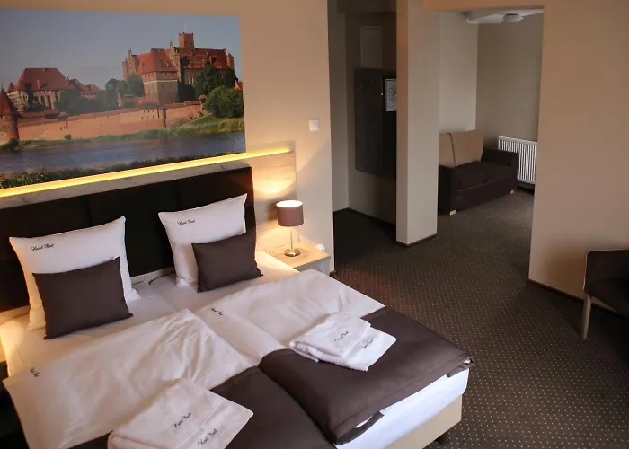 Piast Przy Zamku Otel 2*