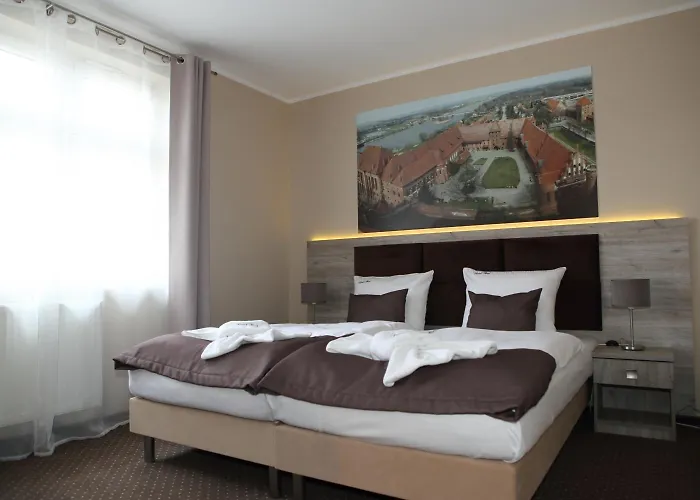 Otel Piast Przy Zamku 2*