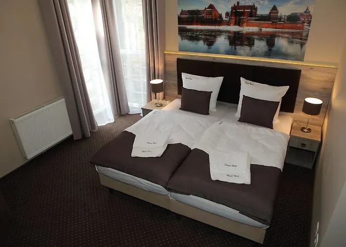 Otel Piast Przy Zamku 2*